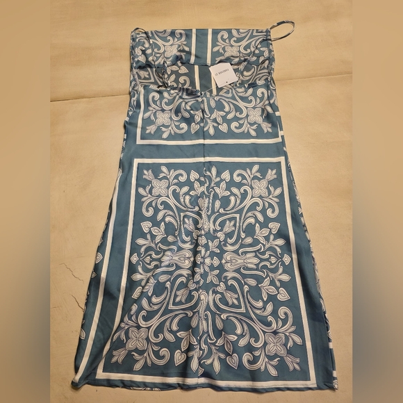 NEW Forever 21 Blue & White Baroque Scarf Print Satin Slip Dress - Size S (NWT). - Picture 5 of 9